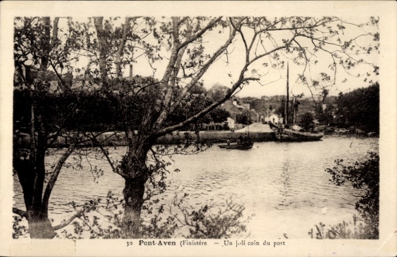 Postcard Pont Aven Finistère, Un foli coin du port
