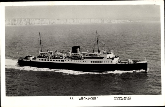 Ak SNCF Steamer Arromanches in het Engelse Kanaal, uitzicht aan stuurboord, Cliffs of Dover