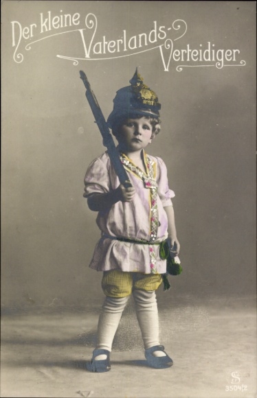Ak Kleiner Vaterland-Verteidiger, Kind in Uniform