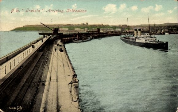 Ansichtkaart Folkestone Kent Engeland, stoomboot TS Invicta arriveert, Southern Railway