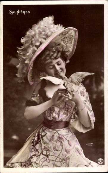 Postcard Young woman with hat, portrait