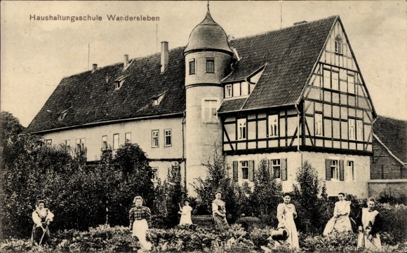Ak Wandersleben Drei Gleichen Thüringen, Haushaltungsschule  Gebäude mit Türmchen, Gärten, Kräute