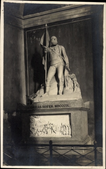 Photo Postcard Innsbruck in Tyrol, Hofkirche, Andreas Hofer monument