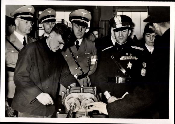 Photo DAF apprentice workshop, Colonel Bodini with HJ staff leader Lauterbacher, February 1940, II WW