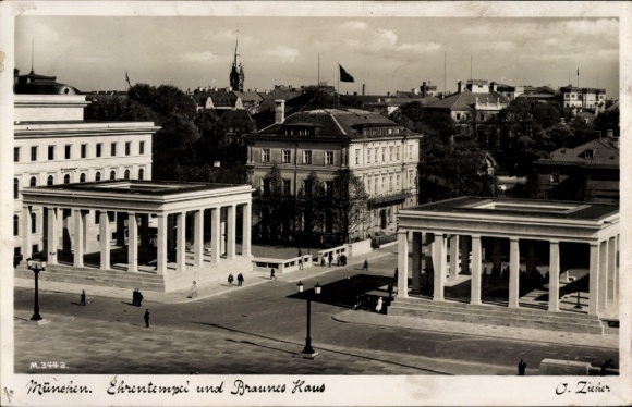 Postcard Munich, Ehrentempel and Brown House