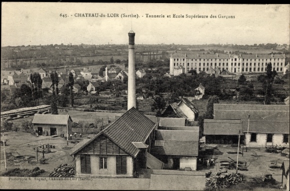 Postcard Chateau du Loir Sarthe, Tannery and High School for Boys
