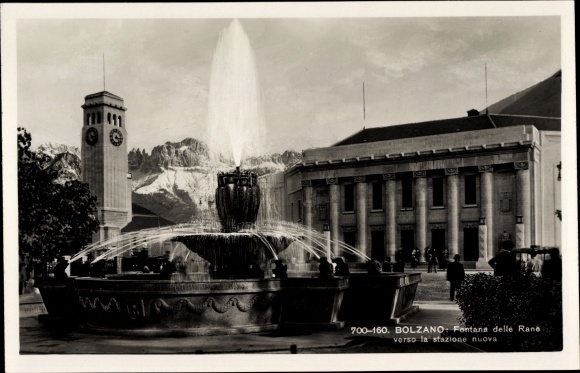 Postcard Bozen Bolzano Südtirol, Fontana delle Rane towards the new station