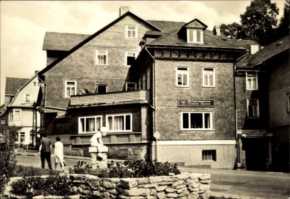 Postcard Lauscha Thuringia, FDGB contract house, HO restaurant Wilder Mann, Hüttenplatz