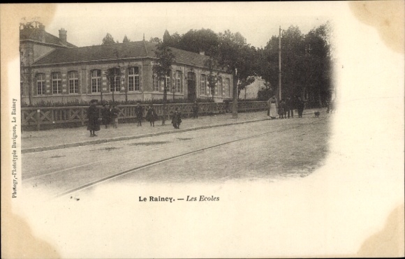 Ak Le Raincy Seine Saint Denis, Schule, Menschen auf der Straße, alte Gebäude, Straßenbahn
