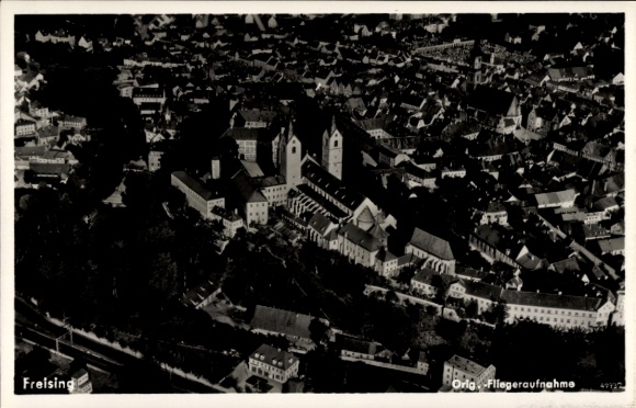 Ak Freising in Oberbayern, Luftaufnahme von   Architektur, Stadtansicht, Orig. Fliegeraufnahme
