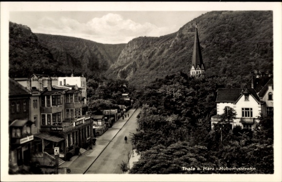 Ak Thale im Harz, Panoramaansicht, Hubertusstraße, Häuser, Kirchturm