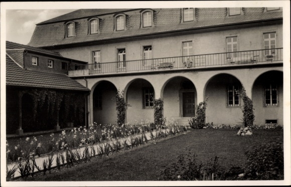 Ak Flerzheim Rheinbach im Rhein Sieg Kreis, St. Antonius Kloster, Binnenhof