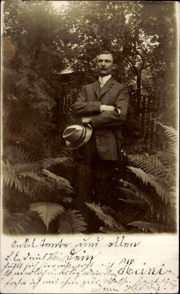 10 old photo PC men, various motifs