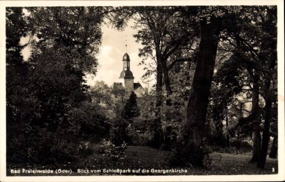 Postcard Bad Freienwalde an der Oder, view from the castle park to the Georgenkirche