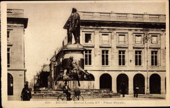 Ak Reims Marne, Statue Louis XV., Place Royal
