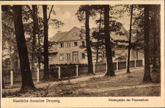 Ak Droyßig im Burgenlandkreis, Kindergarten der Frauenschule