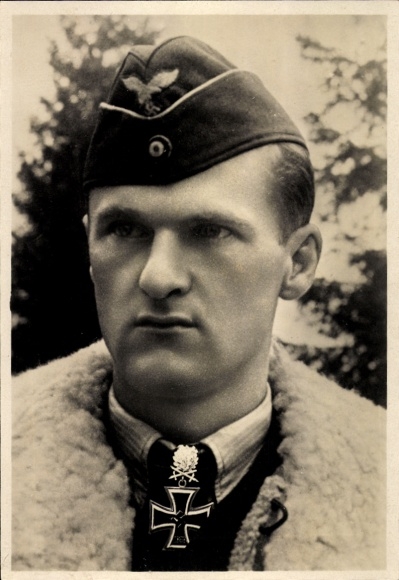 Postcard Knight's Cross recipient Major Lützow, Portrait, Luftwaffe