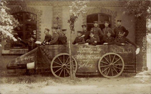 Photo Postcard Altengrabow Möckern in Saxony-Anhalt, military training area, non-commissioned officers, group photo