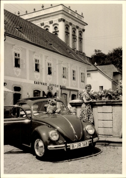 Photo St. Florian Upper Austria, department store L. Wandl, car, license plate BJR 148