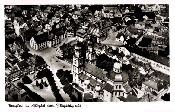 Ak Kempten im Allgäu Schwaben, Luftaufnahme von Kempten,  Architektur, Stadtansicht