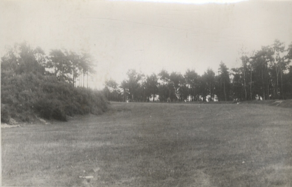 Original Fotos Berlin Zehlendorf, Onkel-Toms-Hütte, Rodelbahn im Park, um 1946, ca. 12x17 cm