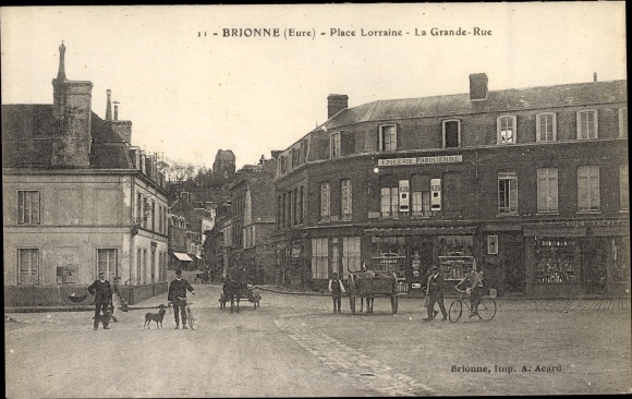 Postcard Brionne Eure, Place Lorraine, Grand Rue