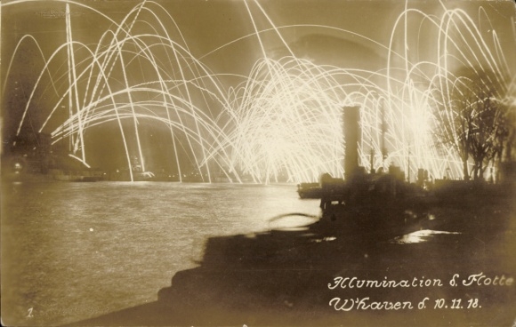 Foto Ak Wilhelmshaven, Illumination der deutschen Flotte, 10.11.1918