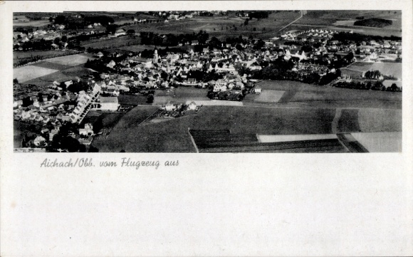Ak Aichach in Schwaben, Luftaufnahme von  Landschaft, Felder, Wohngebäude
