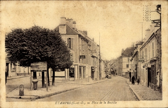 Ak Étampes Essonne, Place de la Bastille