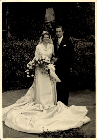 Foto Ak Hochzeit Ernst August von Hannover, Prinzessin Ortrud, 1951