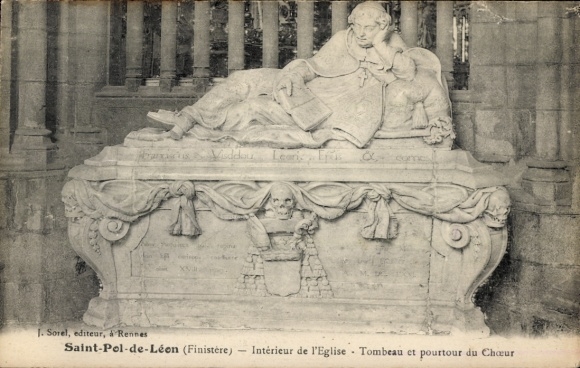 KP Saint Pol de Leon Finistère, widok wnętrza kościoła, grób