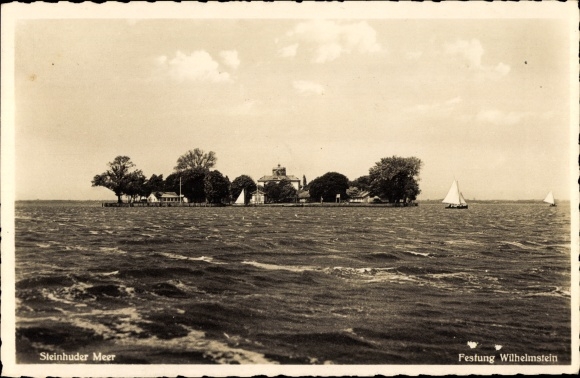 Postcard Steinhude Wunstorf in Lower Saxony, Wilhelmstein in the Steinhuder Meer, sailing boat