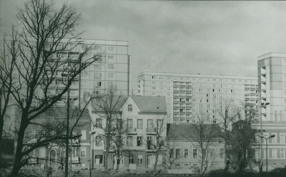 Photo Berlin Lichtenberg Alt Friedrichsfelde, North Street of Liberation, old buildings, new buildings