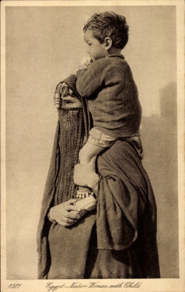Postcard Egypt, A veiled woman carries a child on her shoulder, Lehnert & Landrock 1081