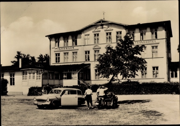 PC Thiessow on Rügen, Kurhaus, beach hotel, car, motorcycle with sidecar