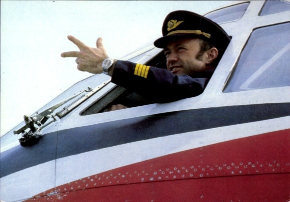 Postcard German passenger aircraft, Interflug, ready for takeoff, pilot