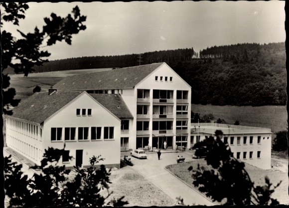 Postcard Bad Berleburg in Westphalia, naturopathic clinic Odeborn, view of the house