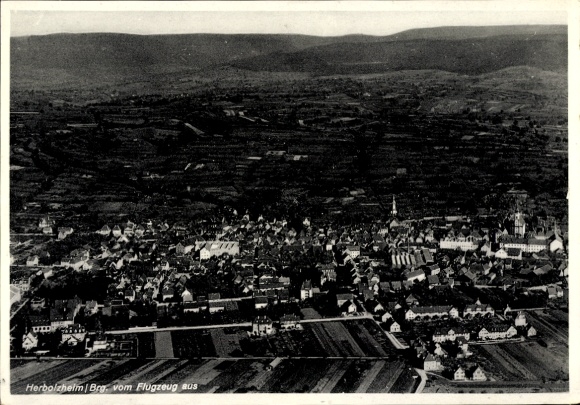 Ak Herbolzheim im Breisgau Schwarzwald, Fliegeraufnahme