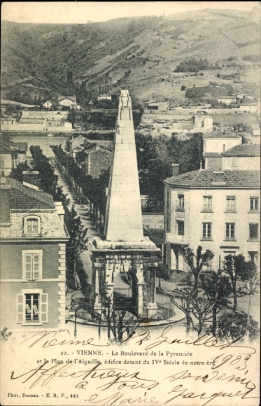 Postcard Vienne sur le Rhône Vienne, Boulevard de la Pyramide, Plan de l'Aiguille, architecture