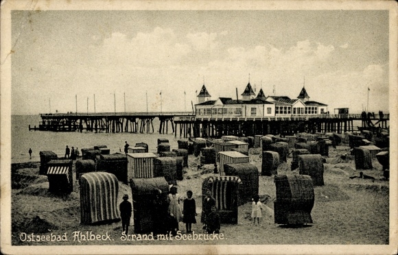 Postcard Baltic Sea resort Ahlbeck on Usedom, beach with pier, Baltic Sea resort beach chairs, coast