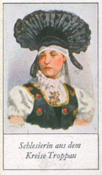 Collective picture The peoples of Europe, a contribution to racial science, 160 Silesian women from the Troppau district