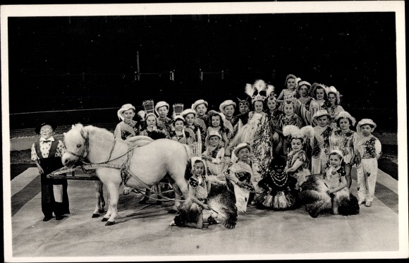 Postcard CH Schäfers Circus Stadt Liliput, Munich Solln, Memlingstrasse 11, pony, group picture