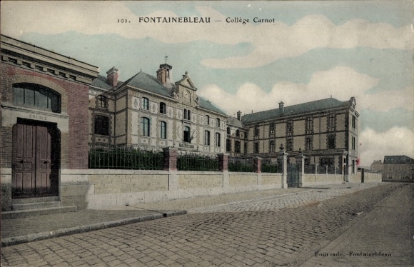 Ak Fontainebleau Seine et Marne, Collège Carnot, Architektur, Straßenansicht,  