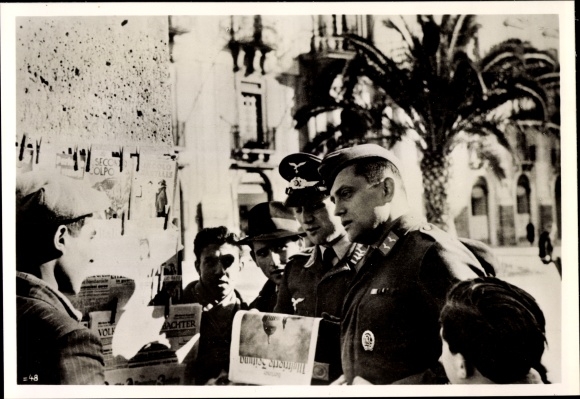 Photo Sicily, German soldiers, newspaper vendors, Wehrmacht, WWII