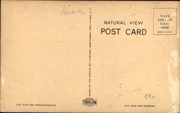 According to Huntington Long Island New York USA, Railroad Station, Bahnhof, Gleisseite