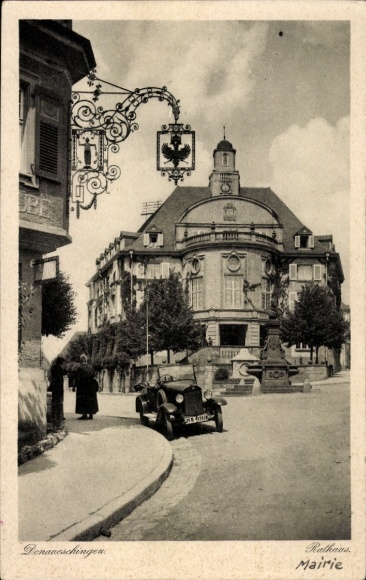 Ak Donaueschingen im Schwarzwald, Rathaus, Brunnen
