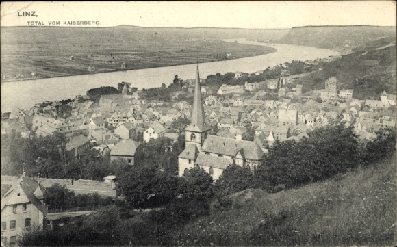 Ak Linz am Rhein, Totalansicht vom Kaiserberg