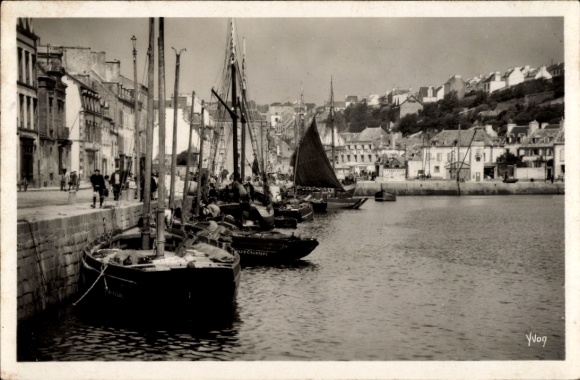 Ak Audierne Finistère, Hafenansicht, Boote, Häuser, Bretagne, Audierne