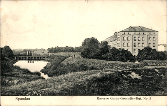 Postcard Berlin Spandau, Barracks of the Guard Grenadier Regiment No. 5