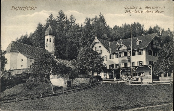 Postcard Kiefersfelden in the district of Rosenheim, Upper Bavaria, Gasthof zum Messnerwirt, owner Seb. and Anna Mayer